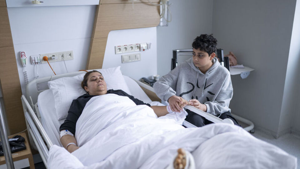 Deprem 13 yaşındaki ikizleri ayırdı