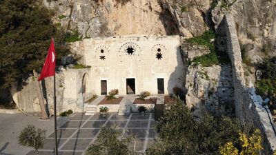 Dünyanın ilk mağara kilisesi hasar görmedi