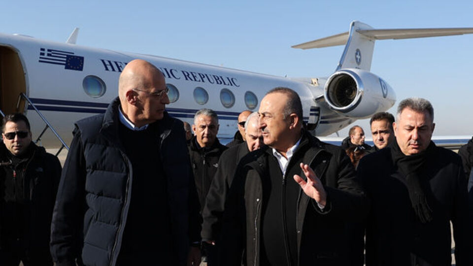 Yunanistan Dışişleri Bakanı deprem bölgesinde