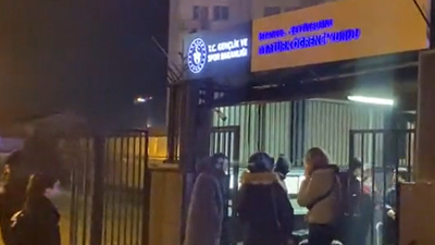 Öğrencilerden yurtları boşaltmaları istendi