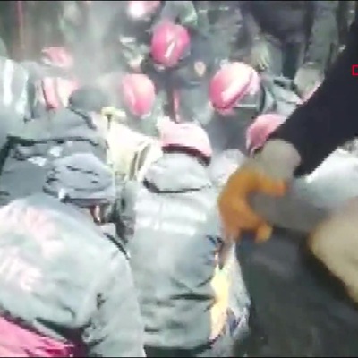 Adıyaman’da enkaz altında kalan 60 yaşındaki kadın 166 saat sonra kurtarıldı