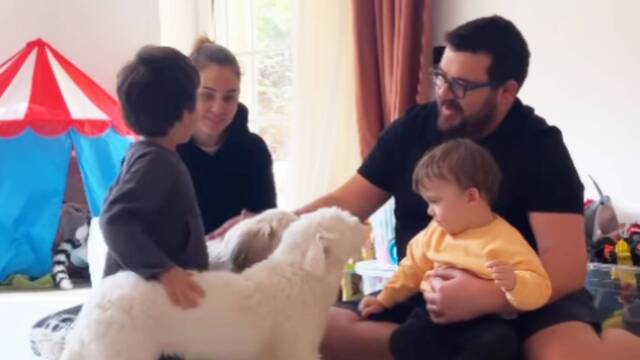 Depremde kurtarılan köpekleri sahiplendiler