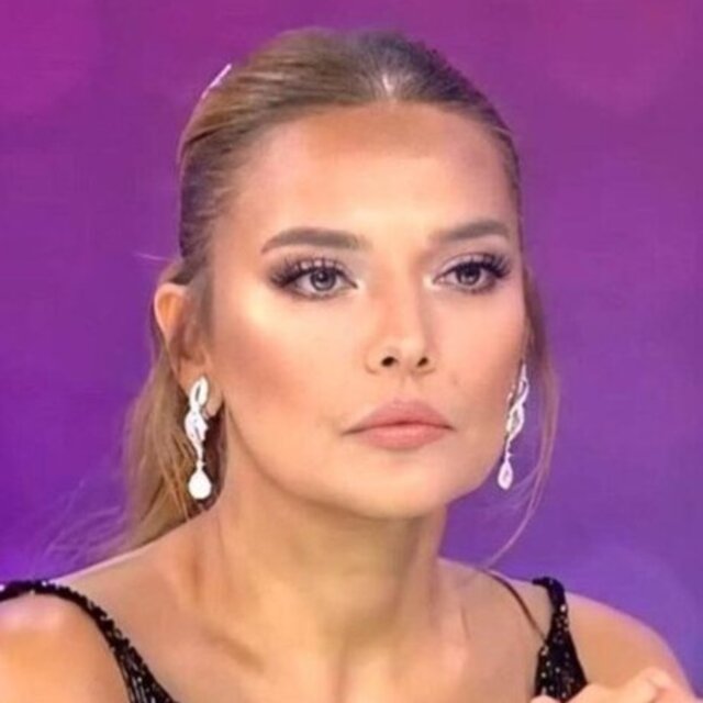 Dört evi depremzedelere açıyor