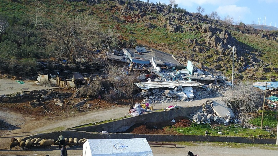 Kayalar her şeyi yok etti: "Cehennem"