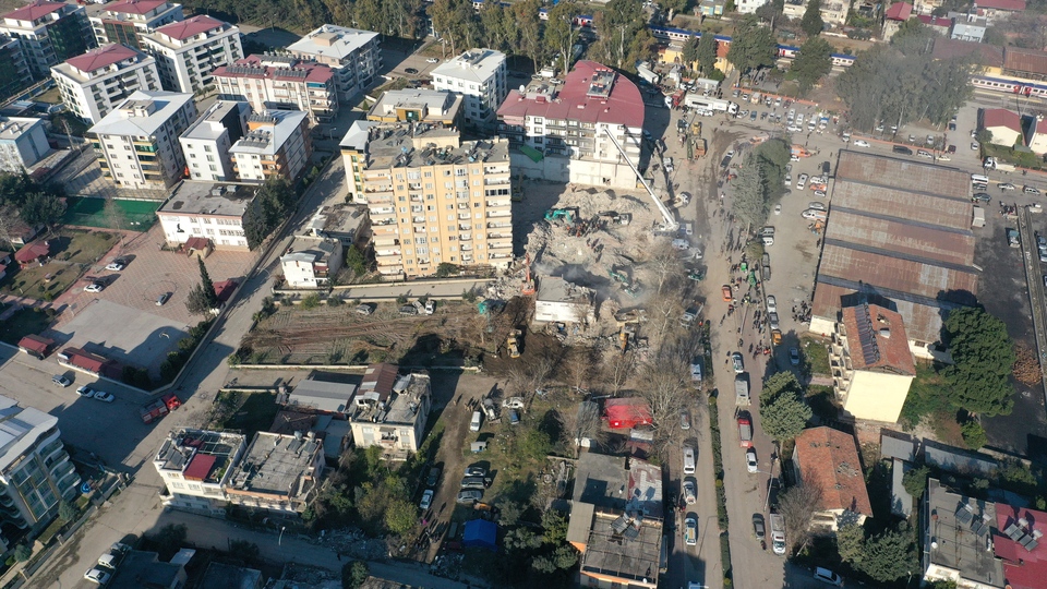 Deprem soruşturmalarında yeni gözaltı ve tutuklamalar!