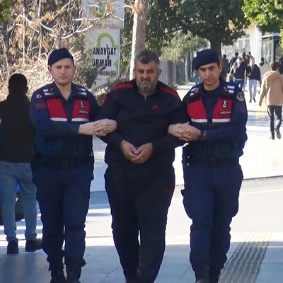 Yıkılan binanın müteahhidi 'depremzede olarak' otelde yakalandı!