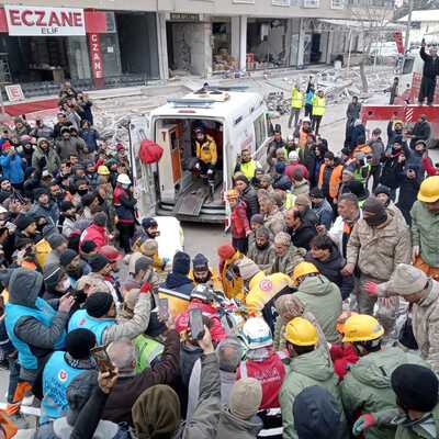 Tüm gözler deprem bölgesinde! Peş peşe mucizeler yaşanıyor
