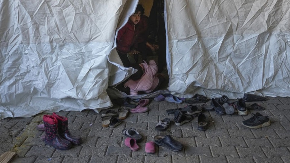 Deprem bölgesinde salgın tehlikesi!