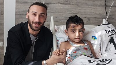 Cenk Tosun, minik Cavit ile buluştu