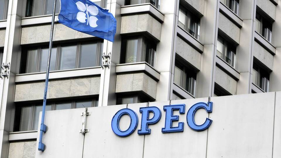 OPEC petrol talebi öngörüsünü revize etti