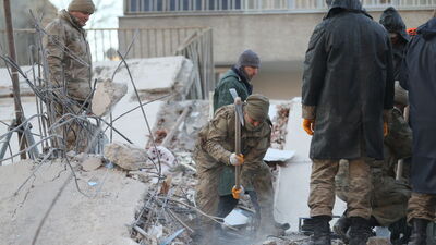 Yıkılan binalarla ilgili 18 kişi tutuklandı!