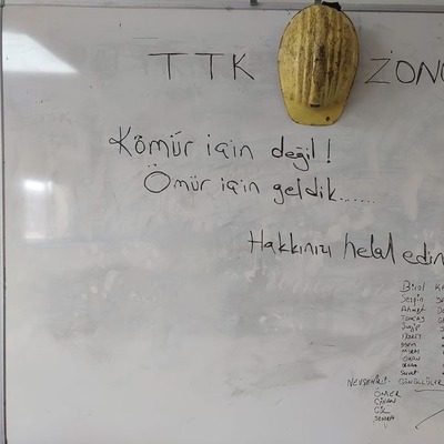 Madencilerden duygulandıran mesaj