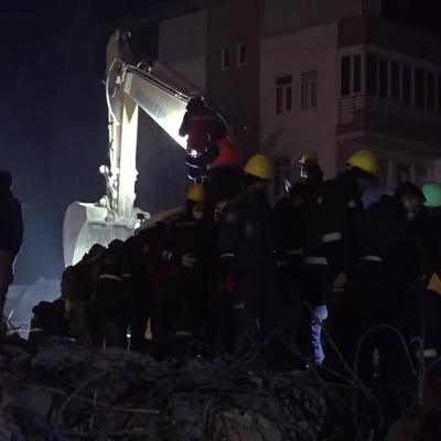 Adıyaman'da 77 yaşındaki kadın enkaz altından 212 saat sonra kurtarıldı