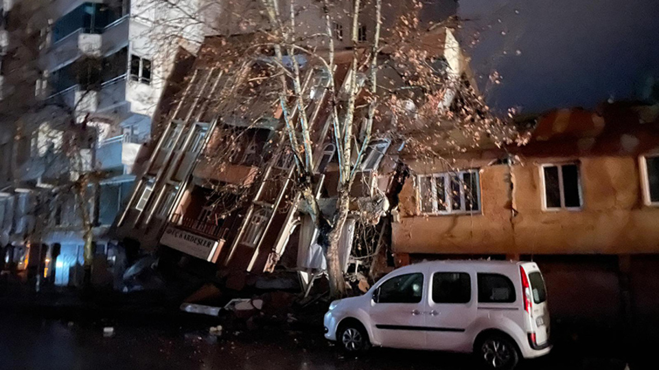 Şişecam'dan deprem bölgesine 225 milyon TL destek