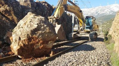 TCDD'nin deprem bölgesinden geçen hat üzerindeki çalışmaları sürüyor