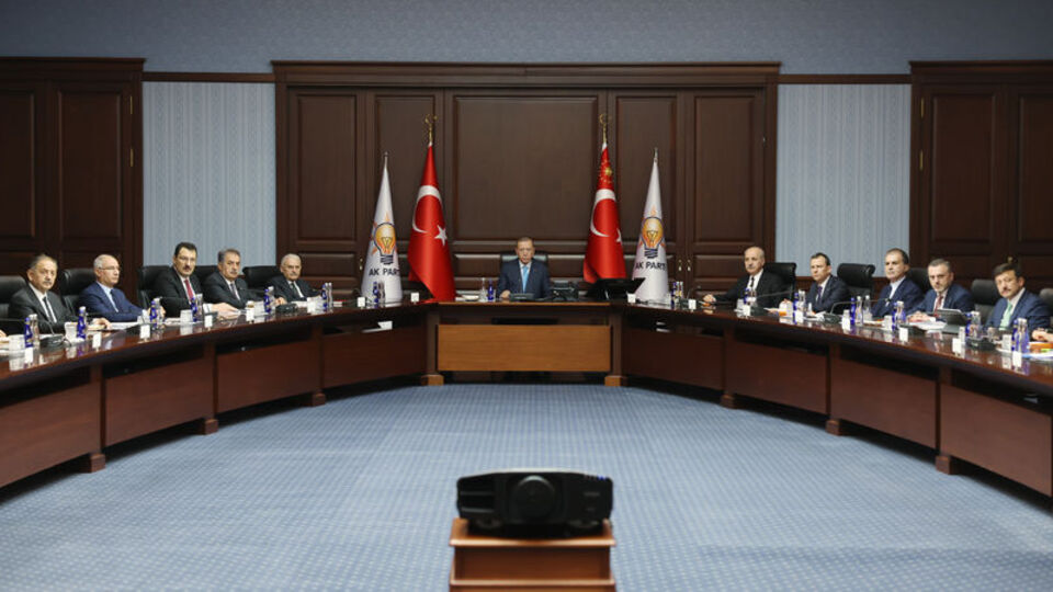 AK Parti MYK toplantısı sona erdi