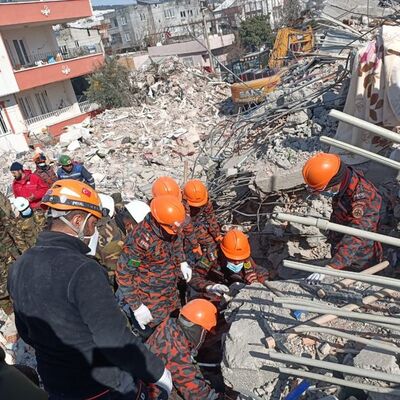 İTÜ'lü deprem bilimci Prof. Dr. Akyüz'den flaş iddia! "Belki o sabah 3 deprem oldu!"