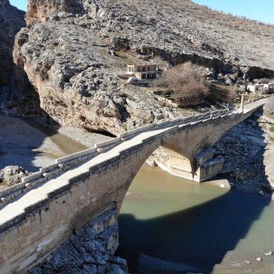 1800 yıl önce Roma döneminde yapılmıştı! O köprüde hasar yok!