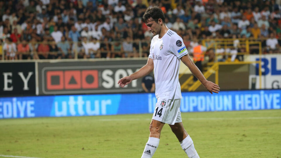 Beşiktaş 2 ayrılığı açıkladı!