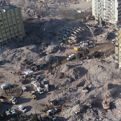 Ebrar Sitesi'nde can kaybı 250'yi aştı