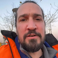 Depremzede çocuklar için oyuncak istedi