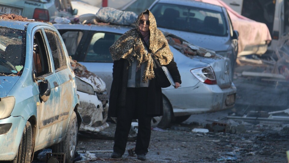 Depremden 5 gün önce satın aldıkları evde kızını kaybetti!