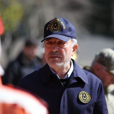 Bakan Akar: TSK ilk andan itibaren milletinin yanına koşmuştur