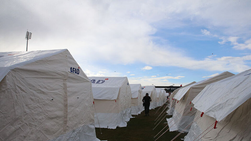 Depremzedelere istihdam ve kira desteği