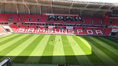 2017'de açılan statta çatlaklar tespit edildi