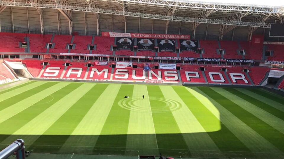 2017'de açılan statta çatlaklar tespit edildi