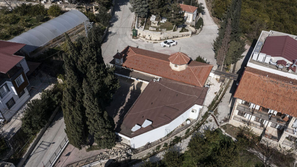 Hatay merkezli deprem Meryem Ana Kilisesi'ndeki hasarı artırdı