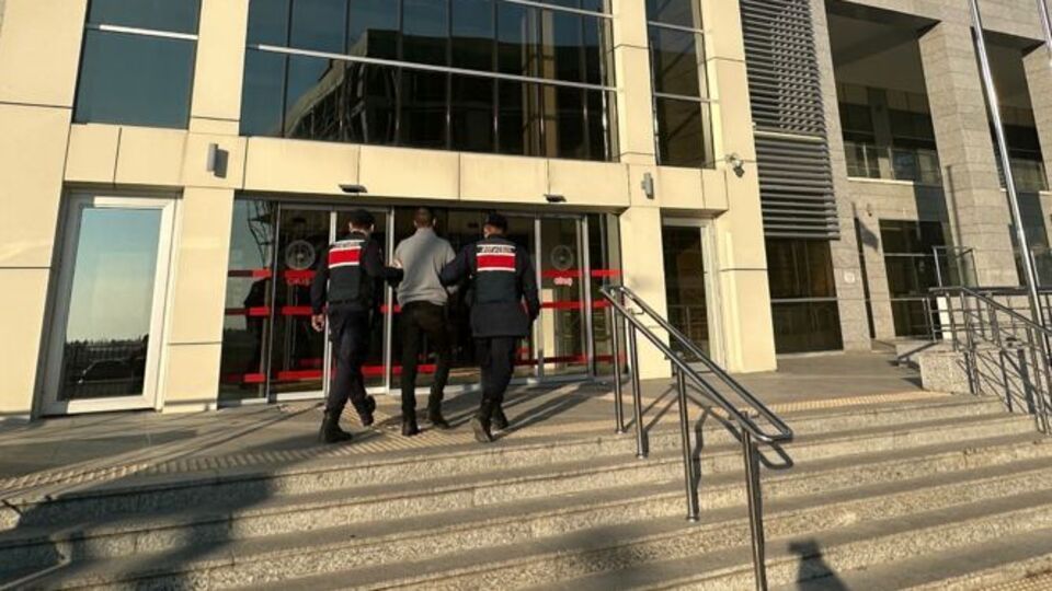 Cinayet şüphelisi sahte kimlikle yakalandı