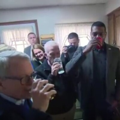 "Su içmek güvenli" diyerek musluk suyundan içtiler