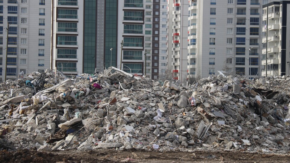 414 kişiye mezar olan binalarla ilgili şoke eden açıklama!