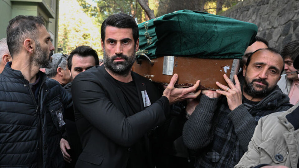 Taner Savut son yolculuğuna uğurlandı