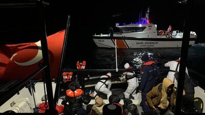 Çanakkale açıklarında 106 düzensiz göçmen kurtarıldı