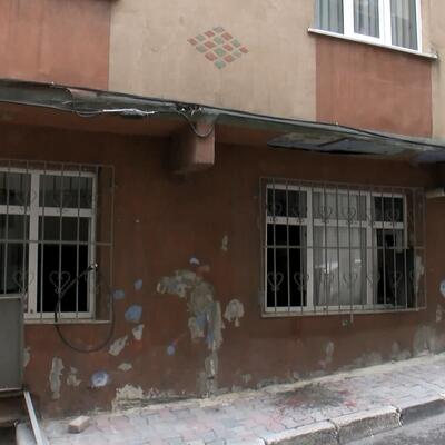 İstanbul'da kolonları çatlak binalarda yaşıyorlar!
