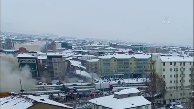 Binalar bir bir çöktü! Drone görüntüledi