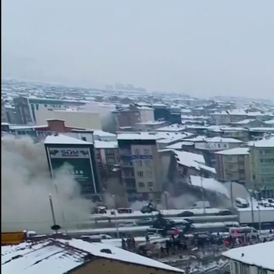 Binalar bir bir çöktü! Drone görüntüledi