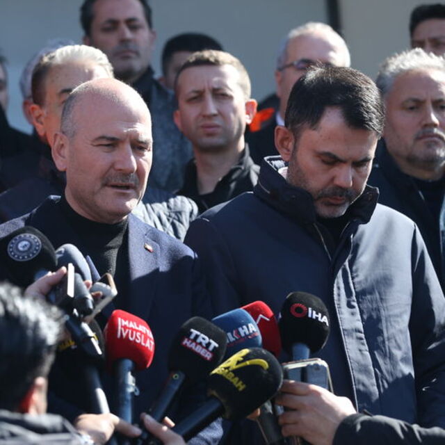 Deprem bölgesinde bakanlardan ortak açıklama
