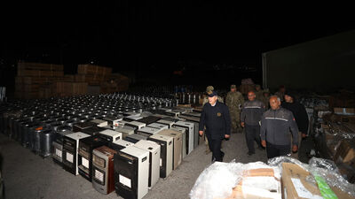 Bakan Akar, depremden etkilenen İskenderun'daki çalışmaları inceledi