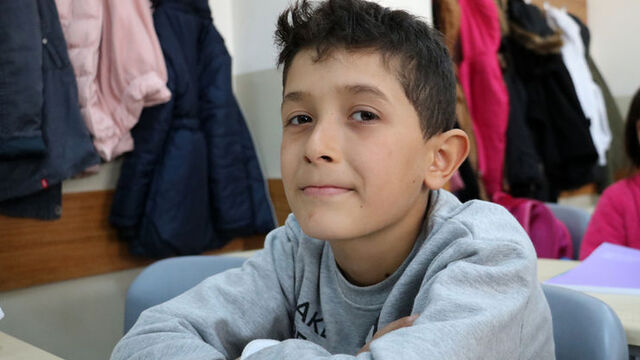 Kuşu enkazda ölen Emir'e sürpriz