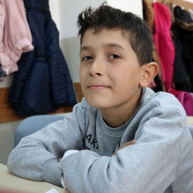 Kuşu enkazda ölen Emir'e sürpriz