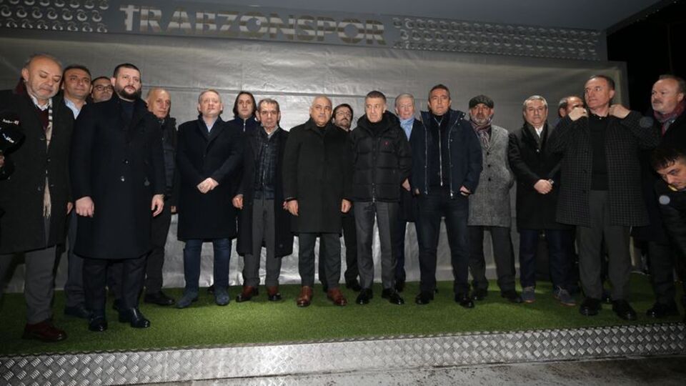 Türk futbolu omuz omuza!