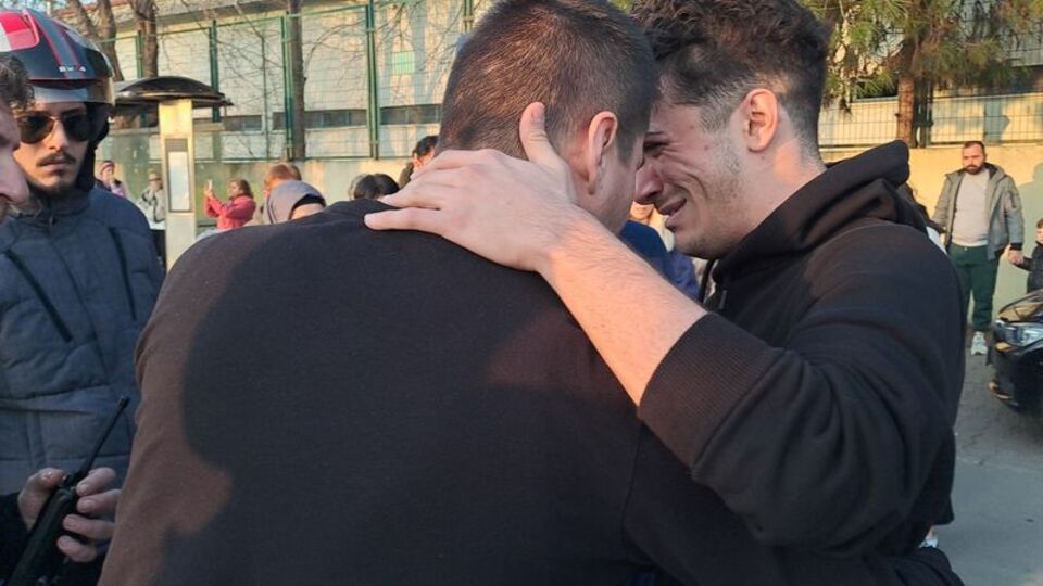 Otomobilin çarptığı çift yaralandı