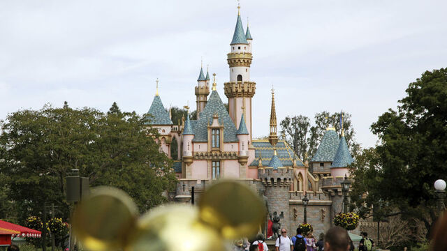 Disneyland'i ziyaret rekorunu kırdı!