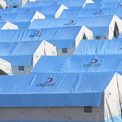 Kızılay çadırları tartışması!