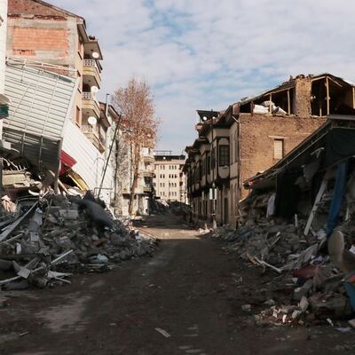 120 yıl önce inşa edildiler! Sokak yıkıldı o konaklar yıkılmadı!