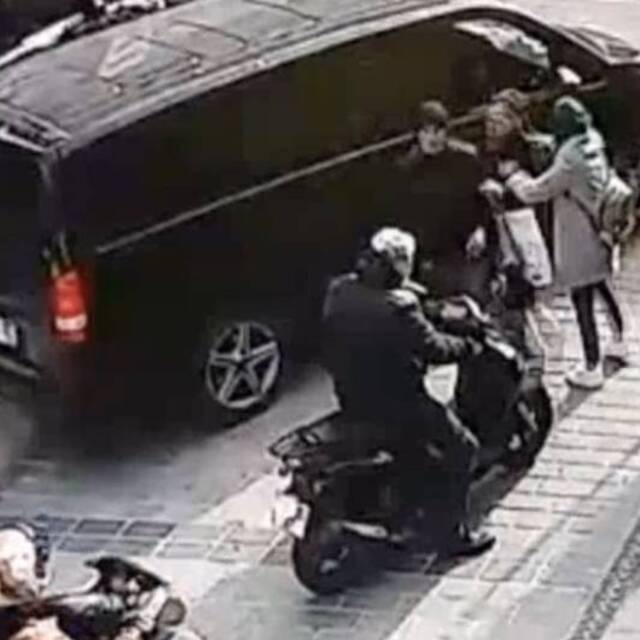 İstanbul'da turistleri dolandıran "tırnakçı çete" çökertildi