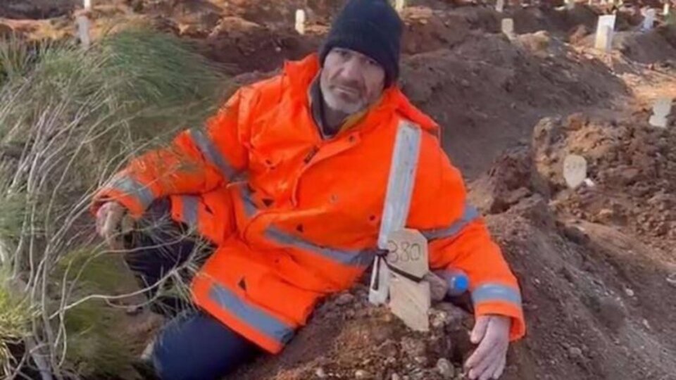 Yeni evine yerleşti